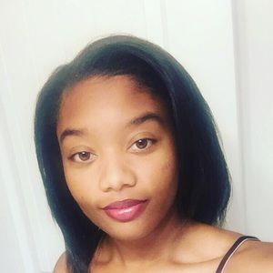 Meet your Posher, Veronicia